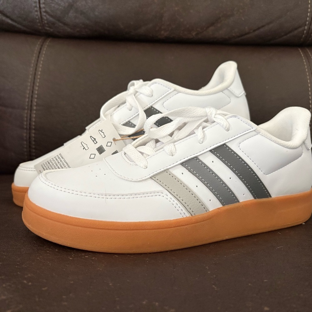 Adidas 4.5 youth break net 2.0 White and Gray Sneakers brand new NO BOX